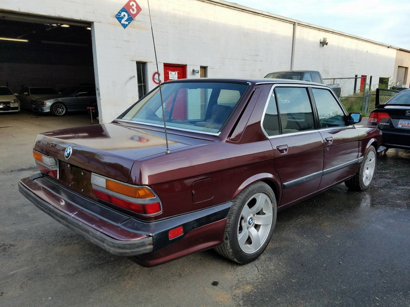 Illustration for article titled For $3,500, Could This 1985 BMW 528 Still Bring It?